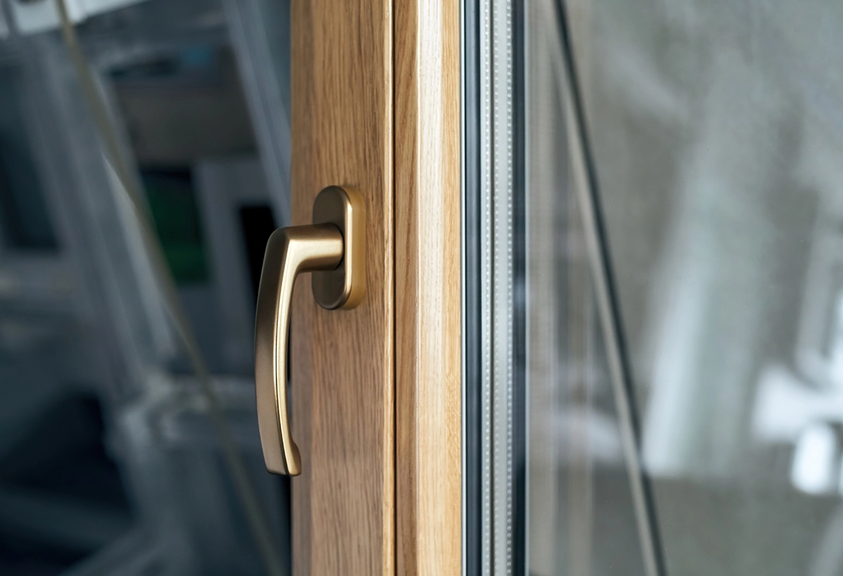 Finestra in legno alluminio con design moderno