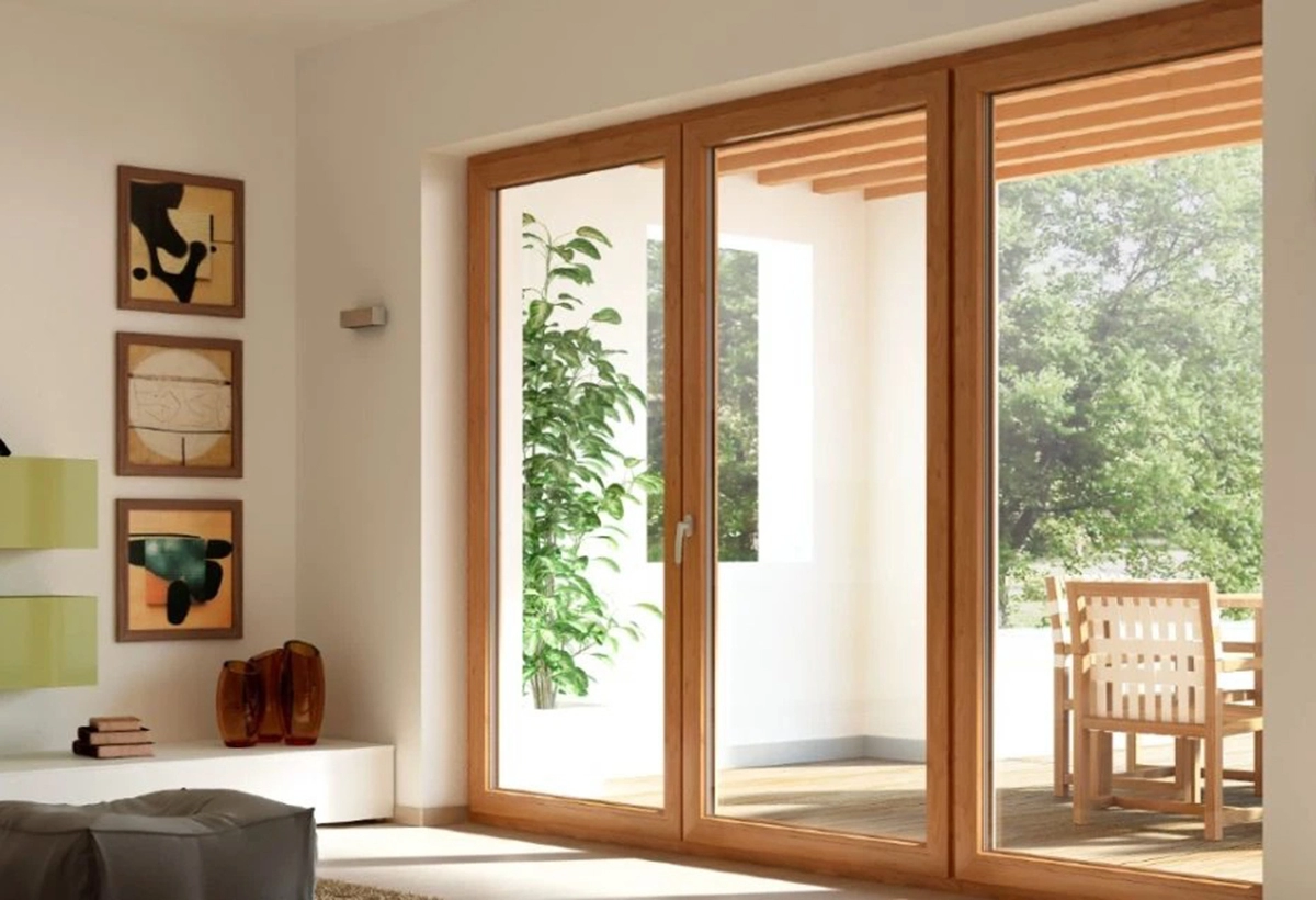 Finestra in legno dal profilo minimal